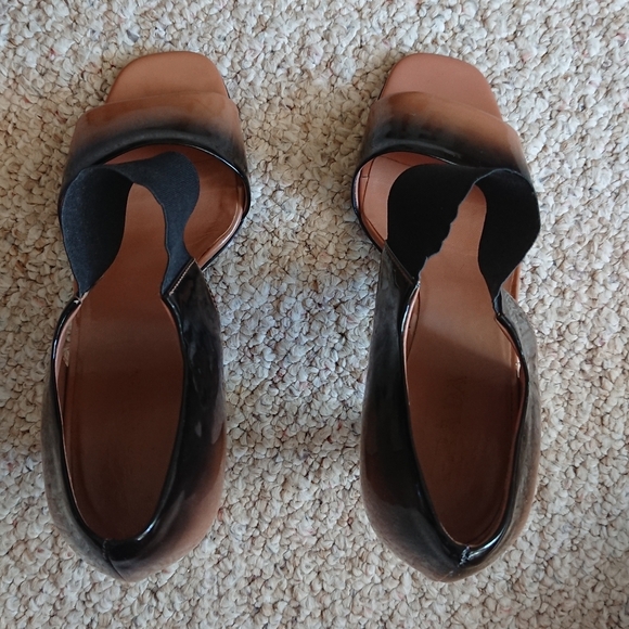 Prada Ombre patent leather Black and Brown pumps size 10 - Picture 7 of 16